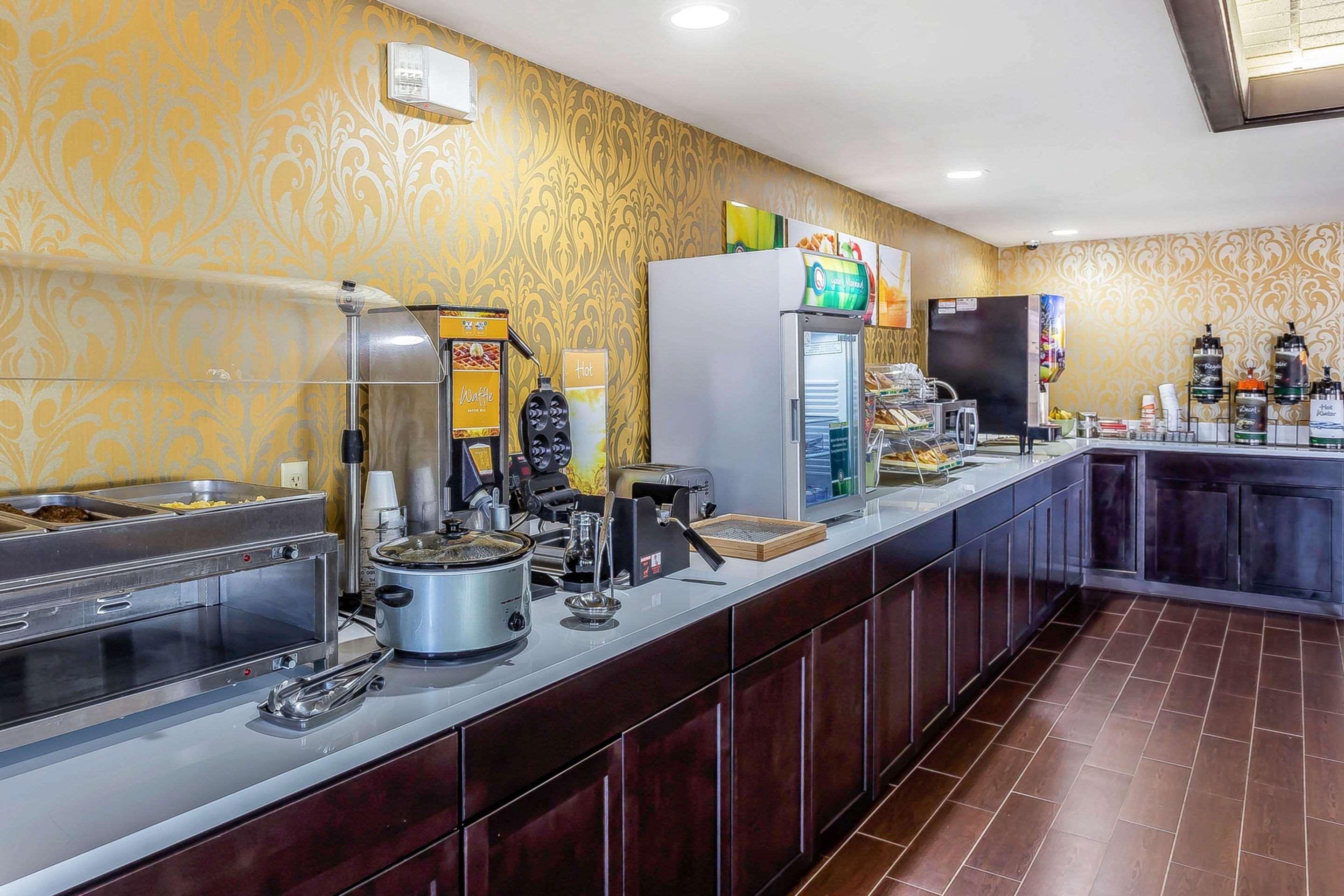 Quality Inn & Suites Near Robins Air Force Base Warner Robins Dış mekan fotoğraf