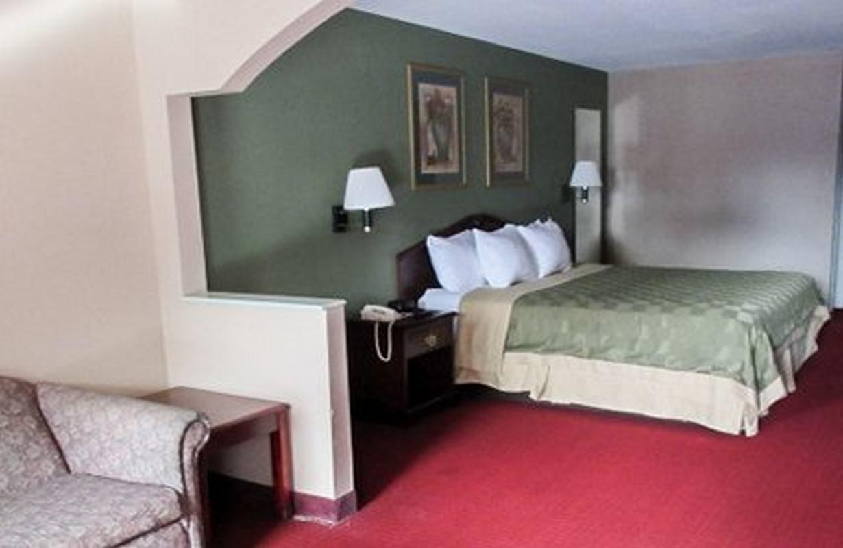 Quality Inn & Suites Near Robins Air Force Base Warner Robins Dış mekan fotoğraf