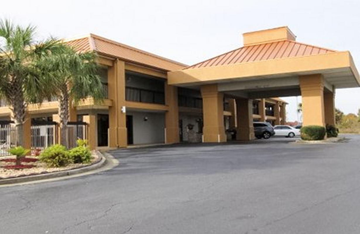 Quality Inn & Suites Near Robins Air Force Base Warner Robins Dış mekan fotoğraf