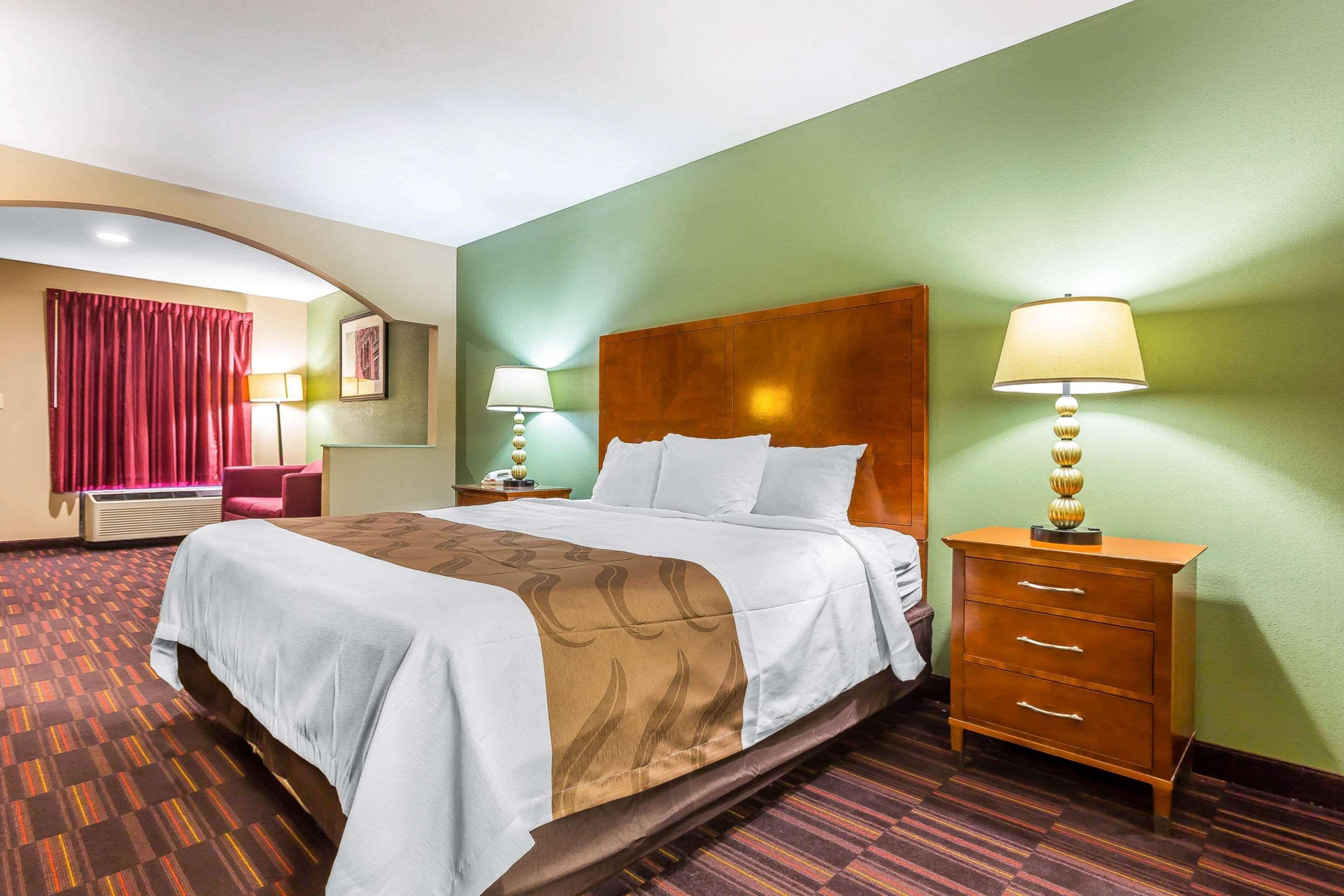 Quality Inn & Suites Near Robins Air Force Base Warner Robins Dış mekan fotoğraf