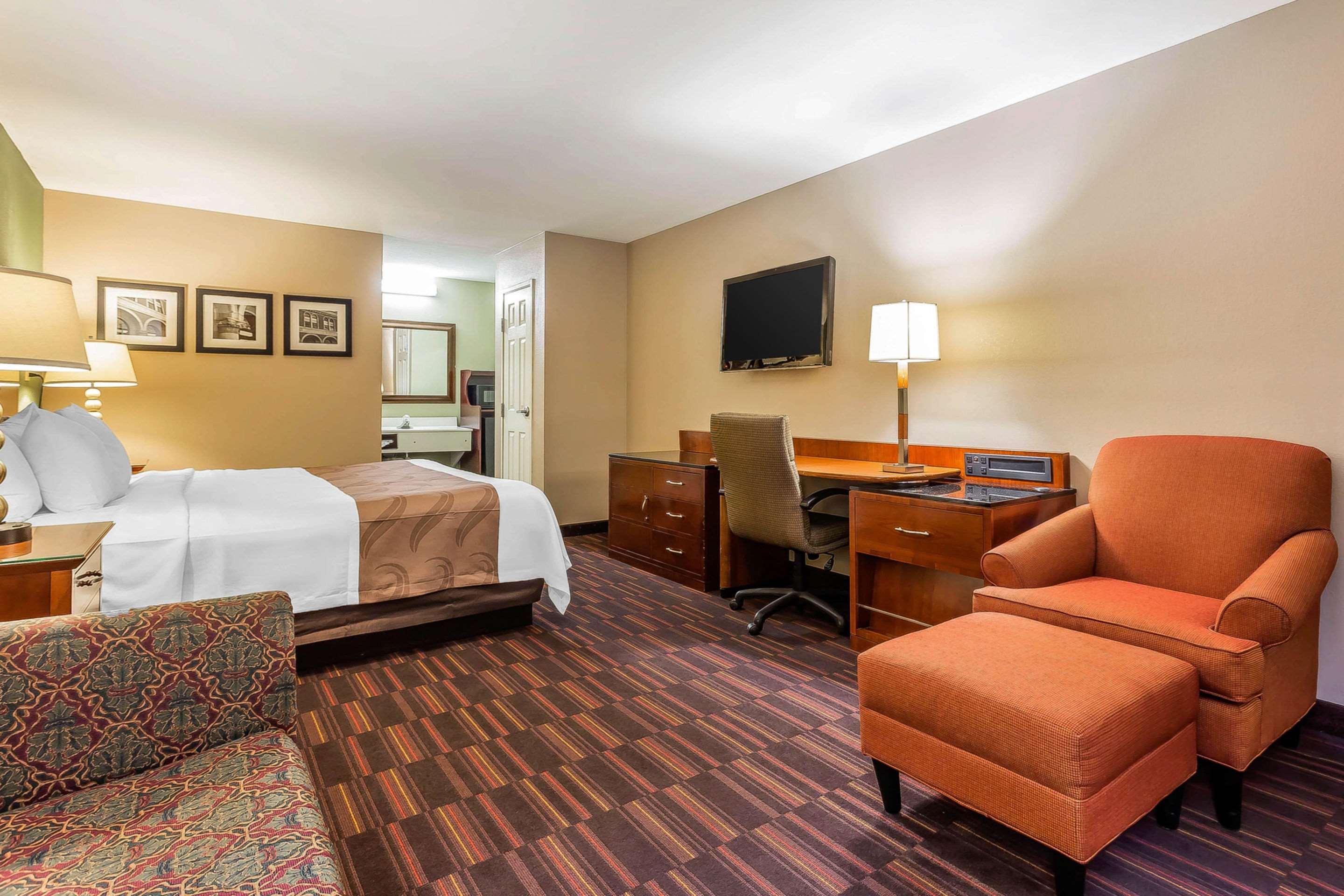 Quality Inn & Suites Near Robins Air Force Base Warner Robins Dış mekan fotoğraf