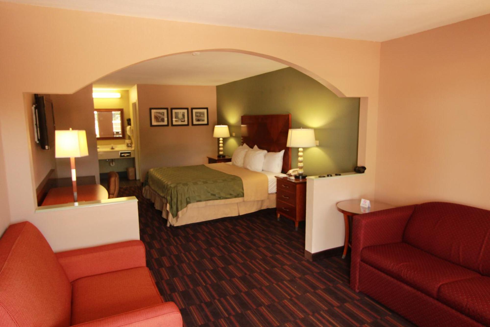 Quality Inn & Suites Near Robins Air Force Base Warner Robins Dış mekan fotoğraf