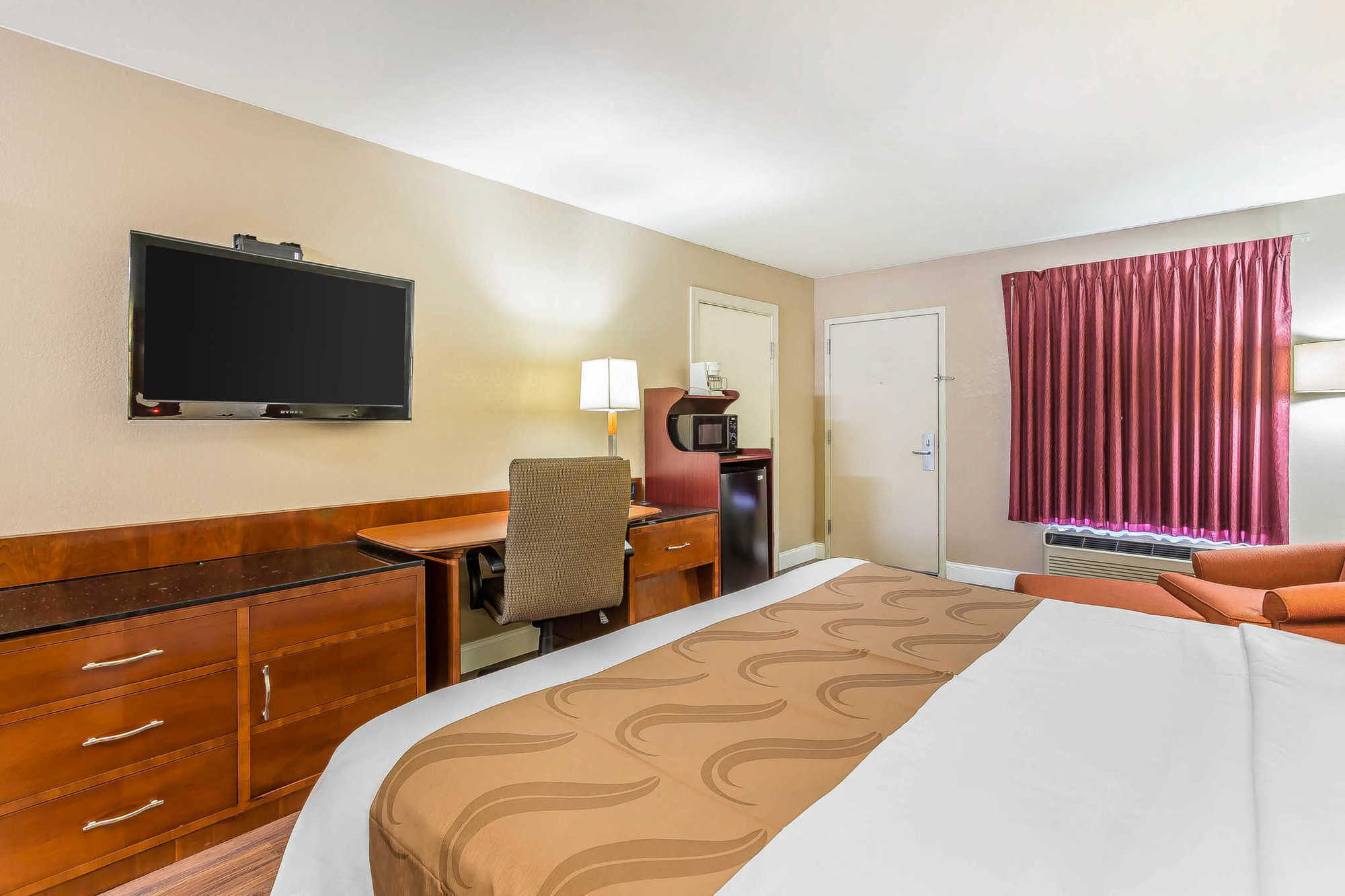 Quality Inn & Suites Near Robins Air Force Base Warner Robins Oda fotoğraf